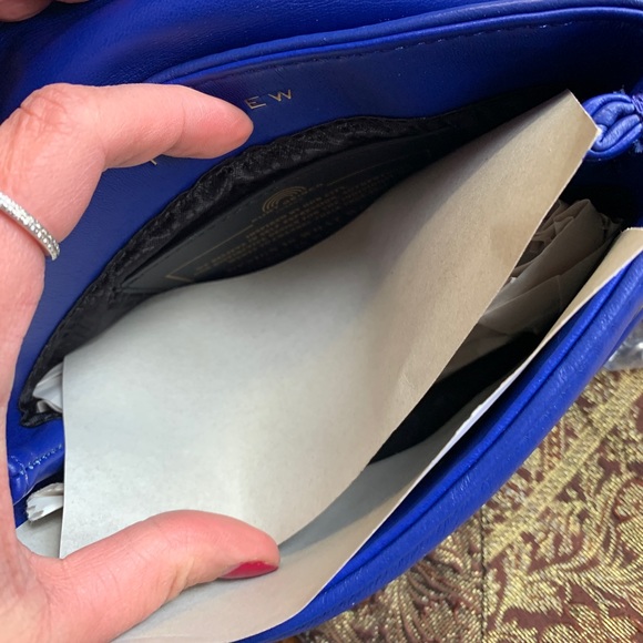 SOLD⛔️Authentic KURT GEIGER LONDON SMOOTH convertible Leather flap magnetic - Picture 8 of 12